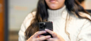 Когда правосудие терпит неудачу: почему женщины не могут получить защиту от искусственного интеллекта